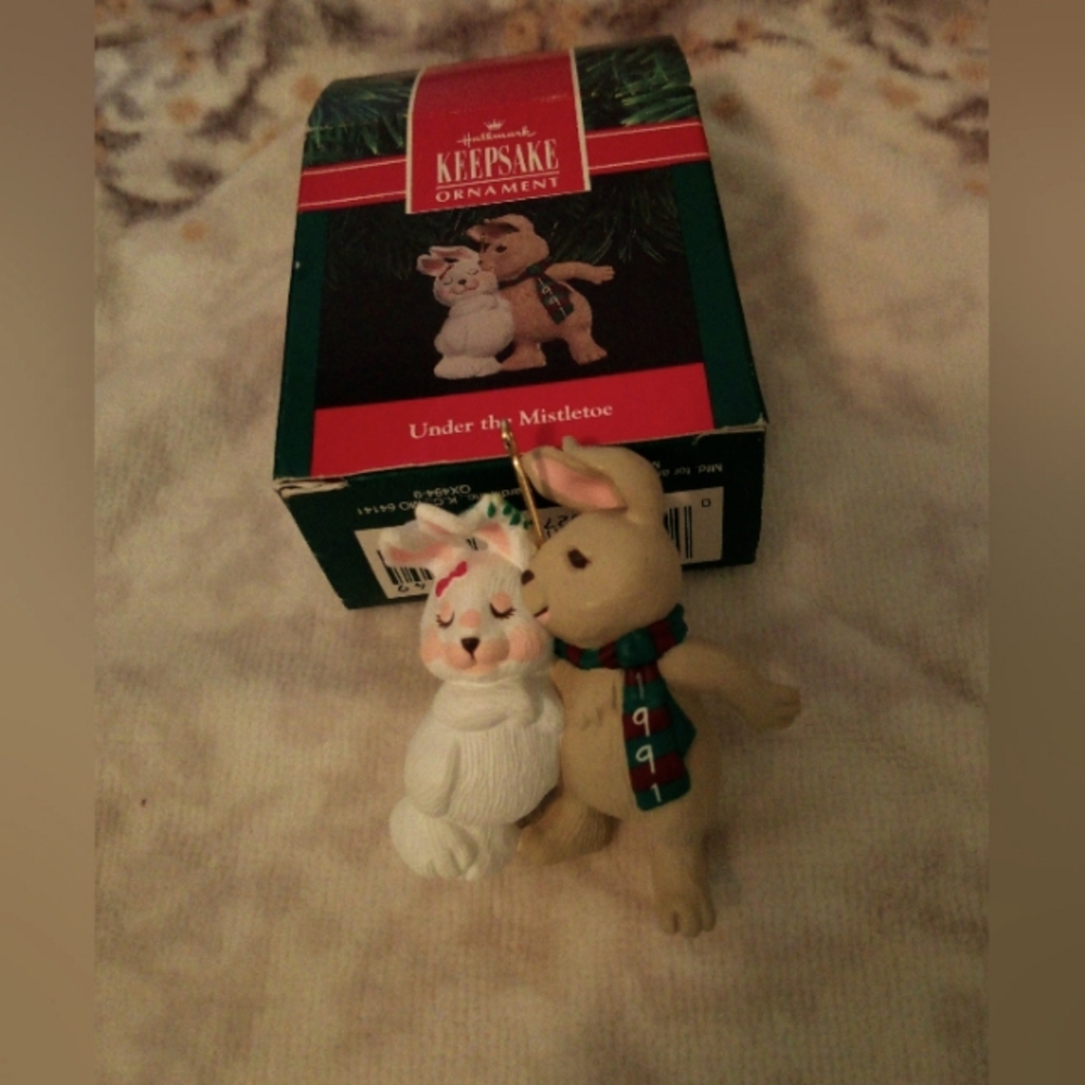 Hallmark Keepsake 1991 Under the Mistletoe Ornament